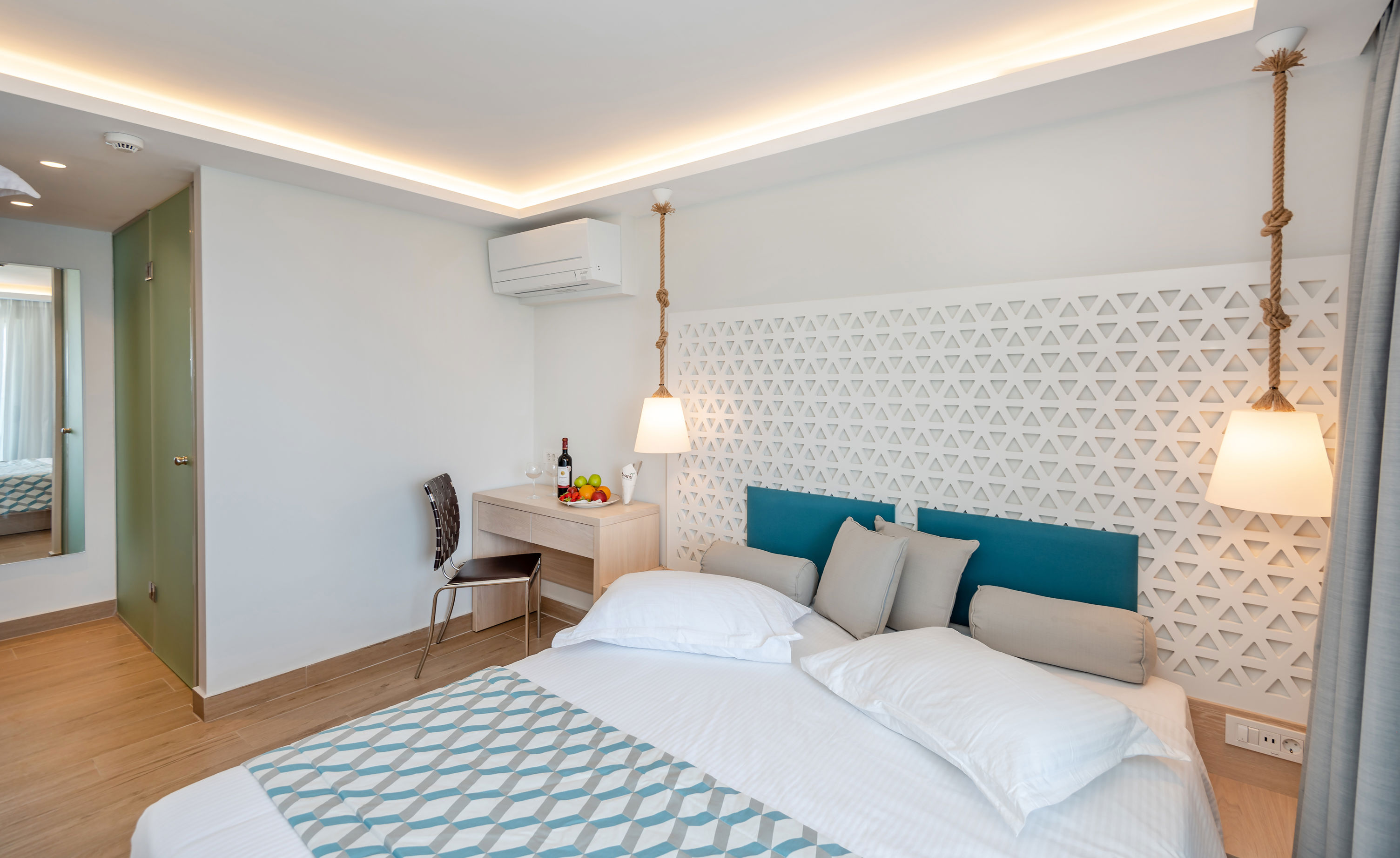 Triton Hotel