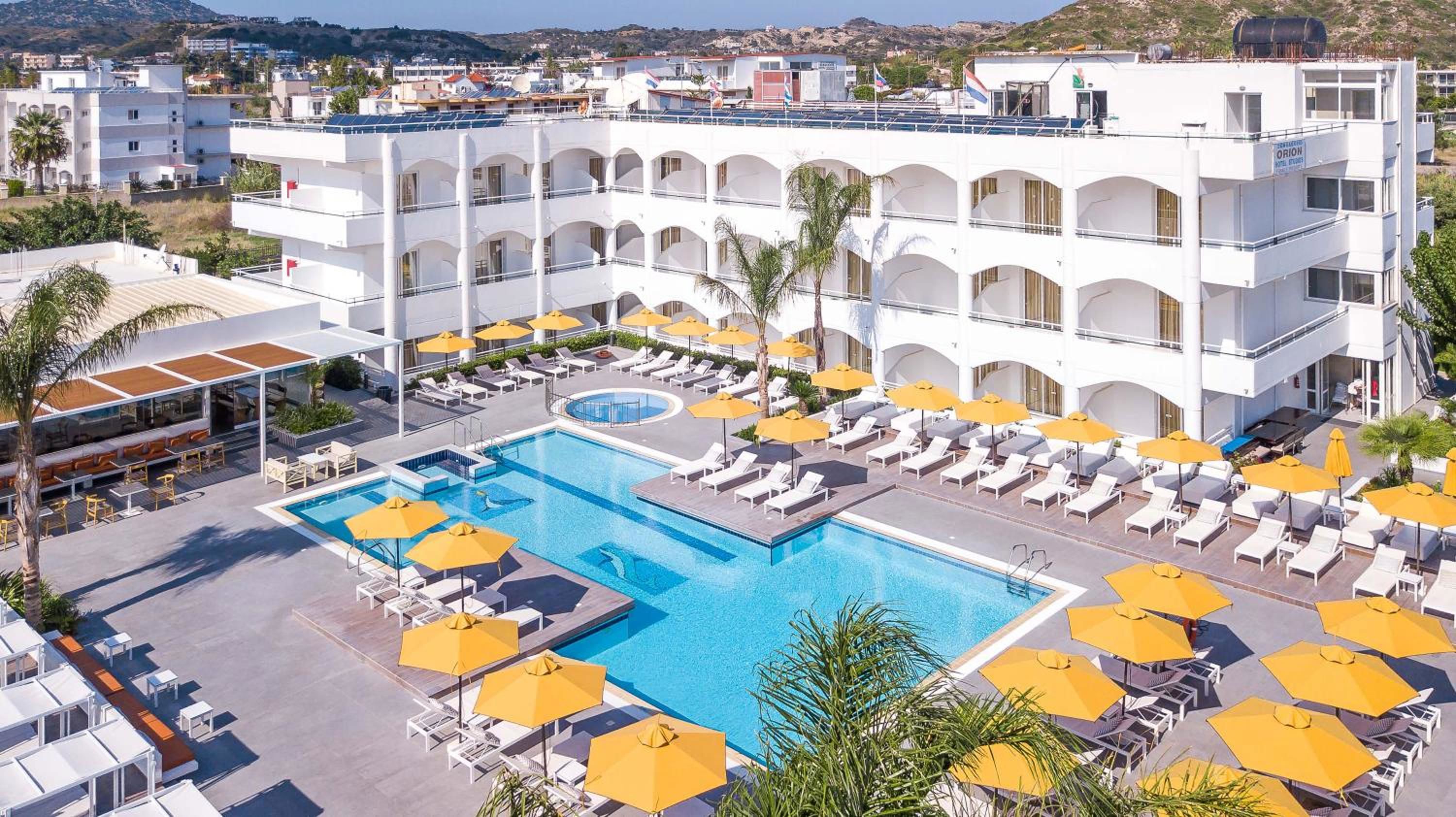 Strandhotel Faliraki met Zwembad