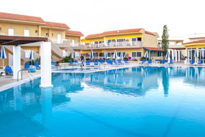 Lavris Hotel & Spa
