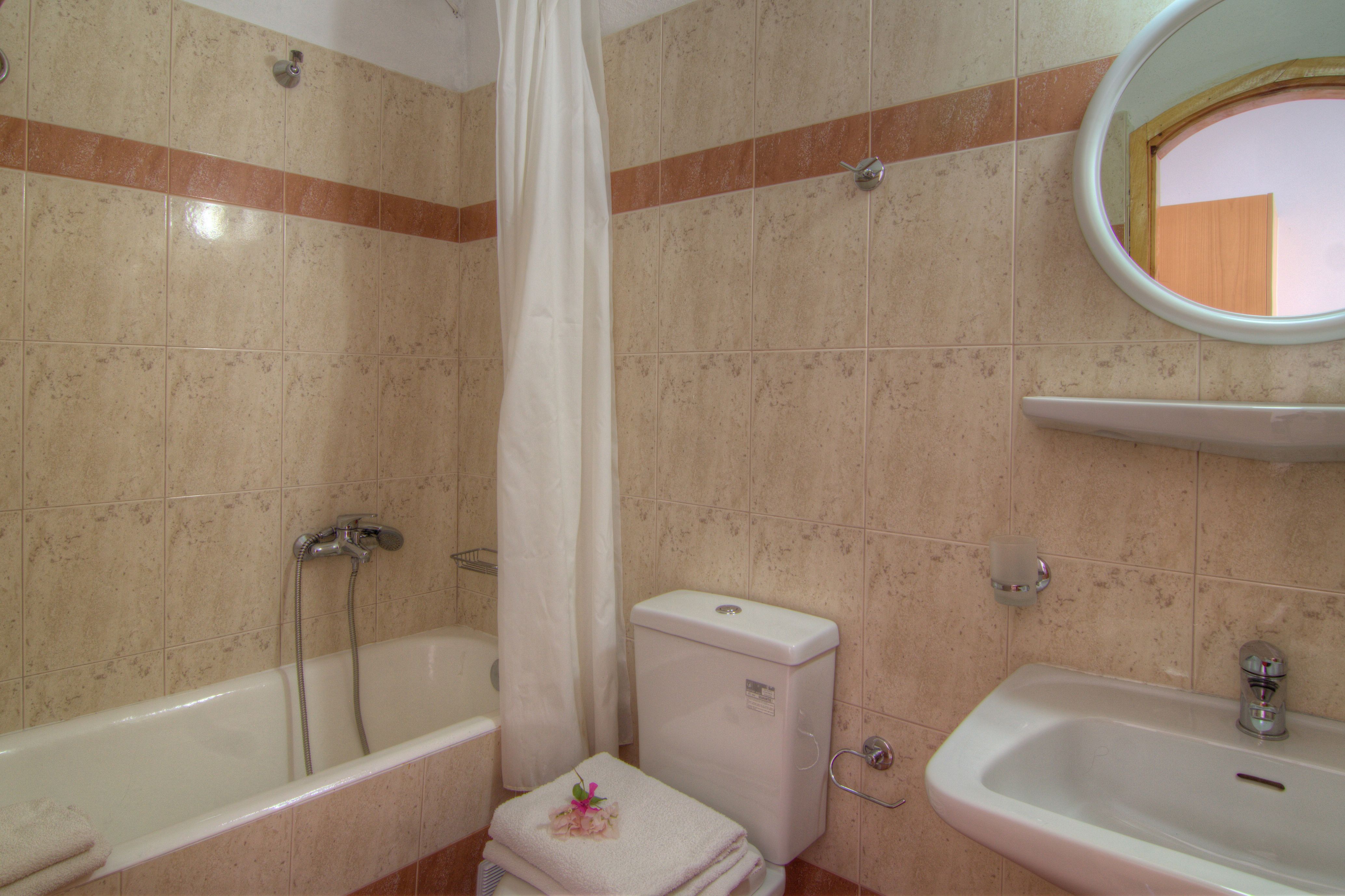 Adonis Hotel
