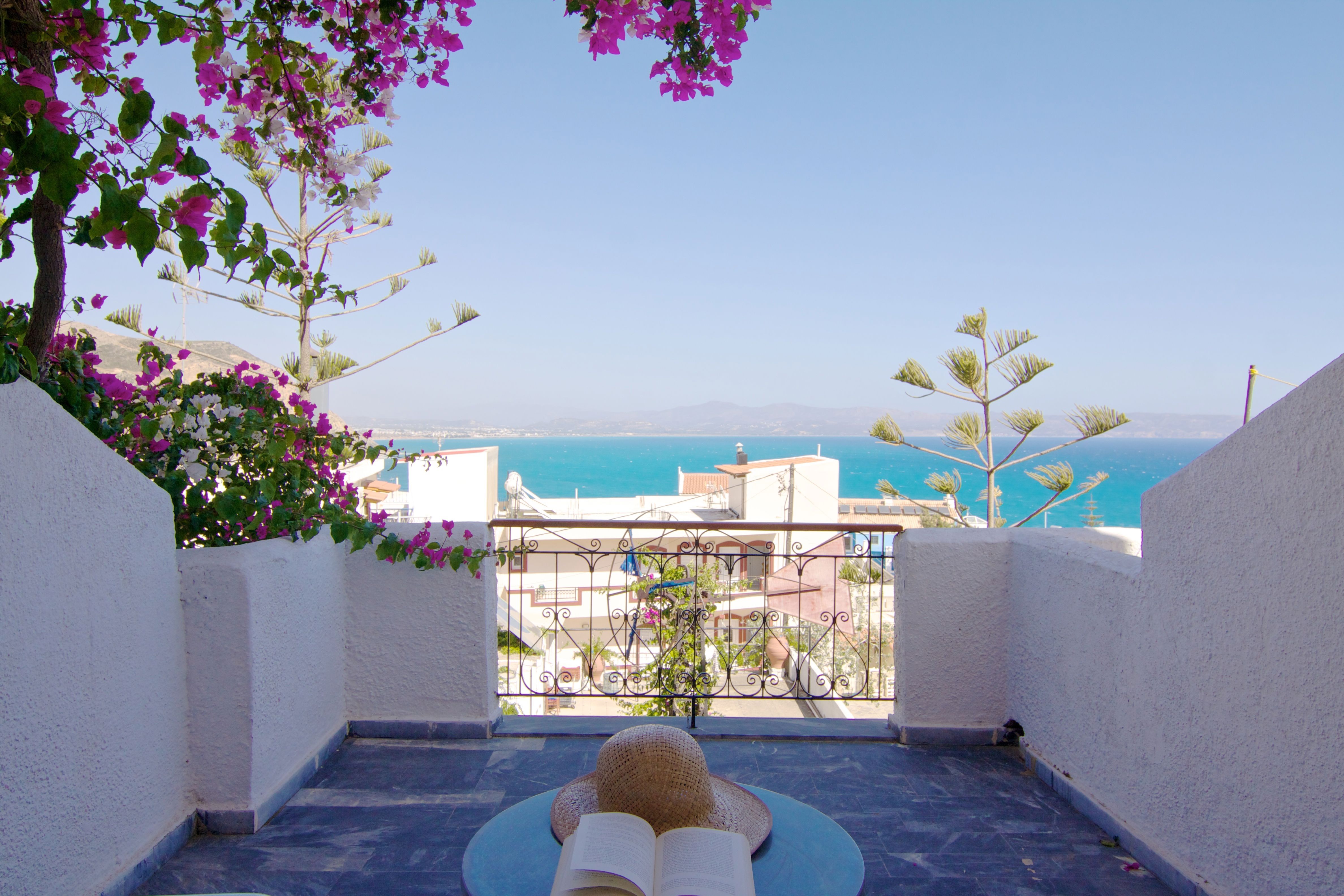 Adonis Hotel