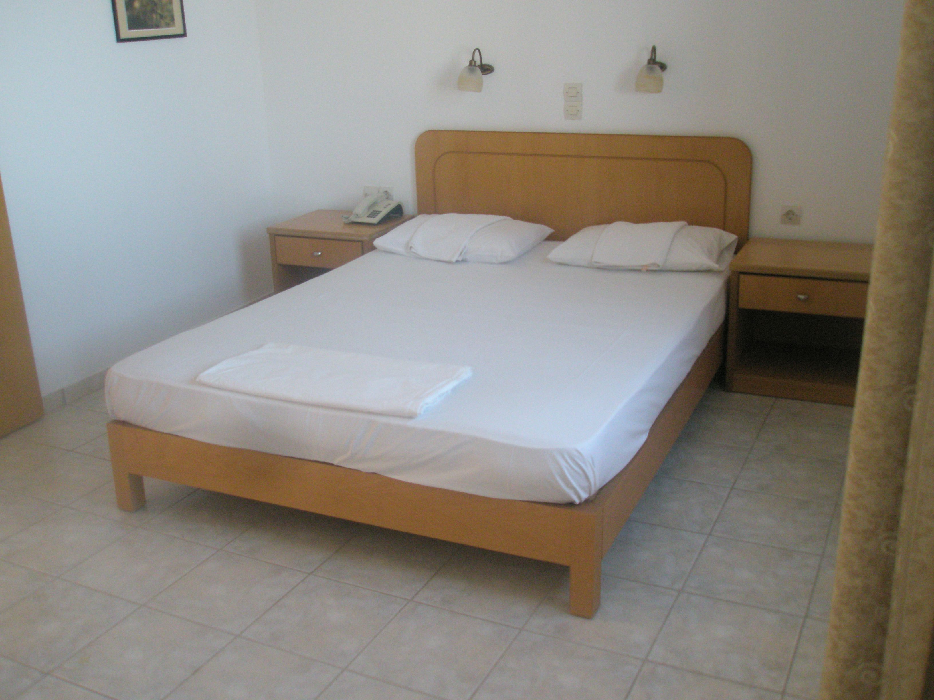 Adonis Hotel