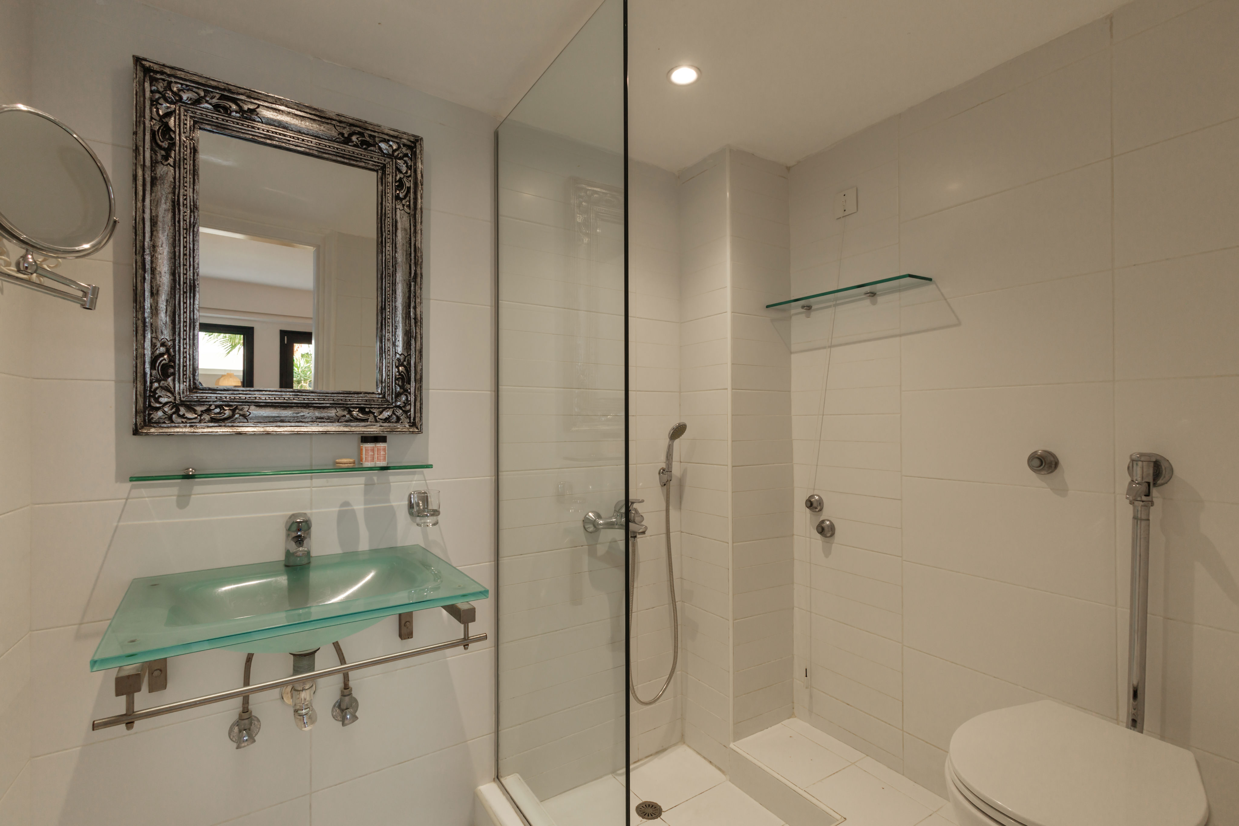 Nami Hotel & Suites