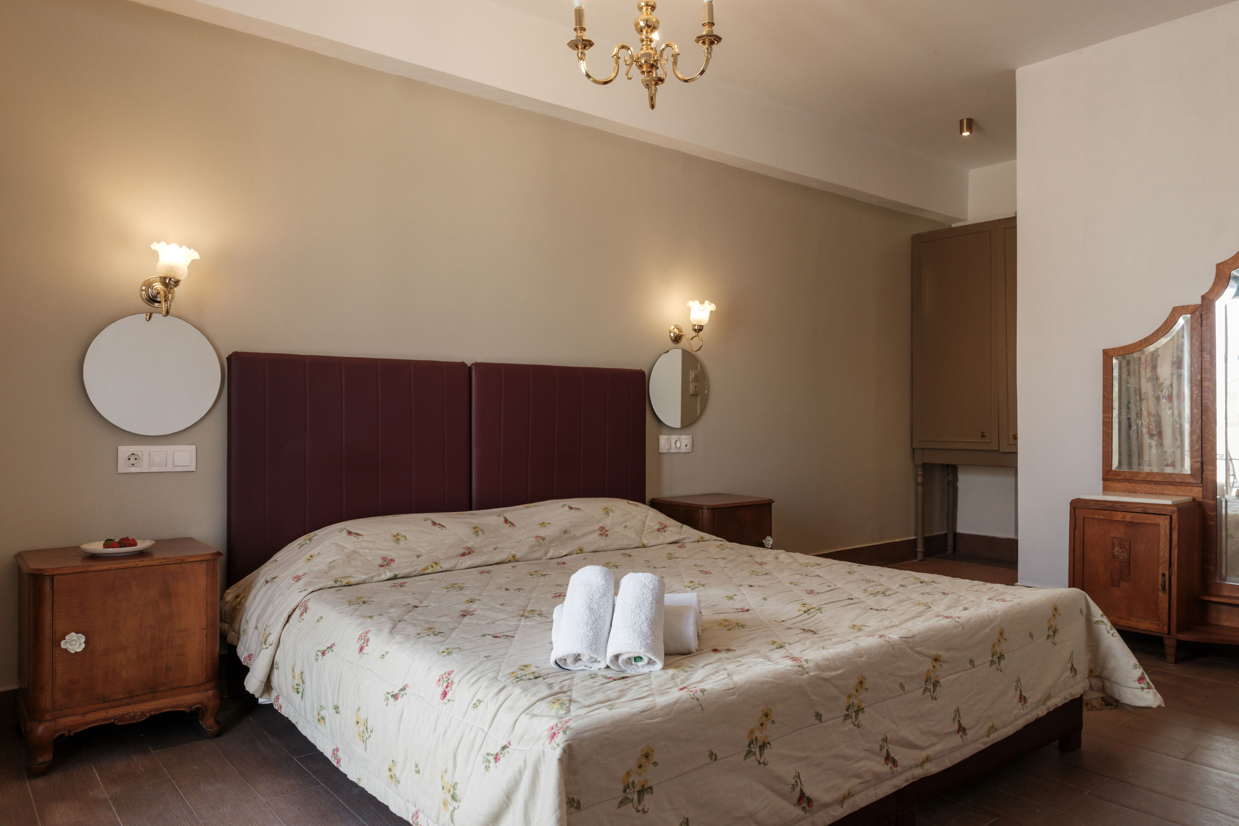 Nami Hotel & Suites