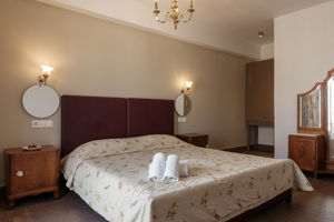 Nami Hotel & Suites