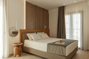 Nami Hotel & Suites