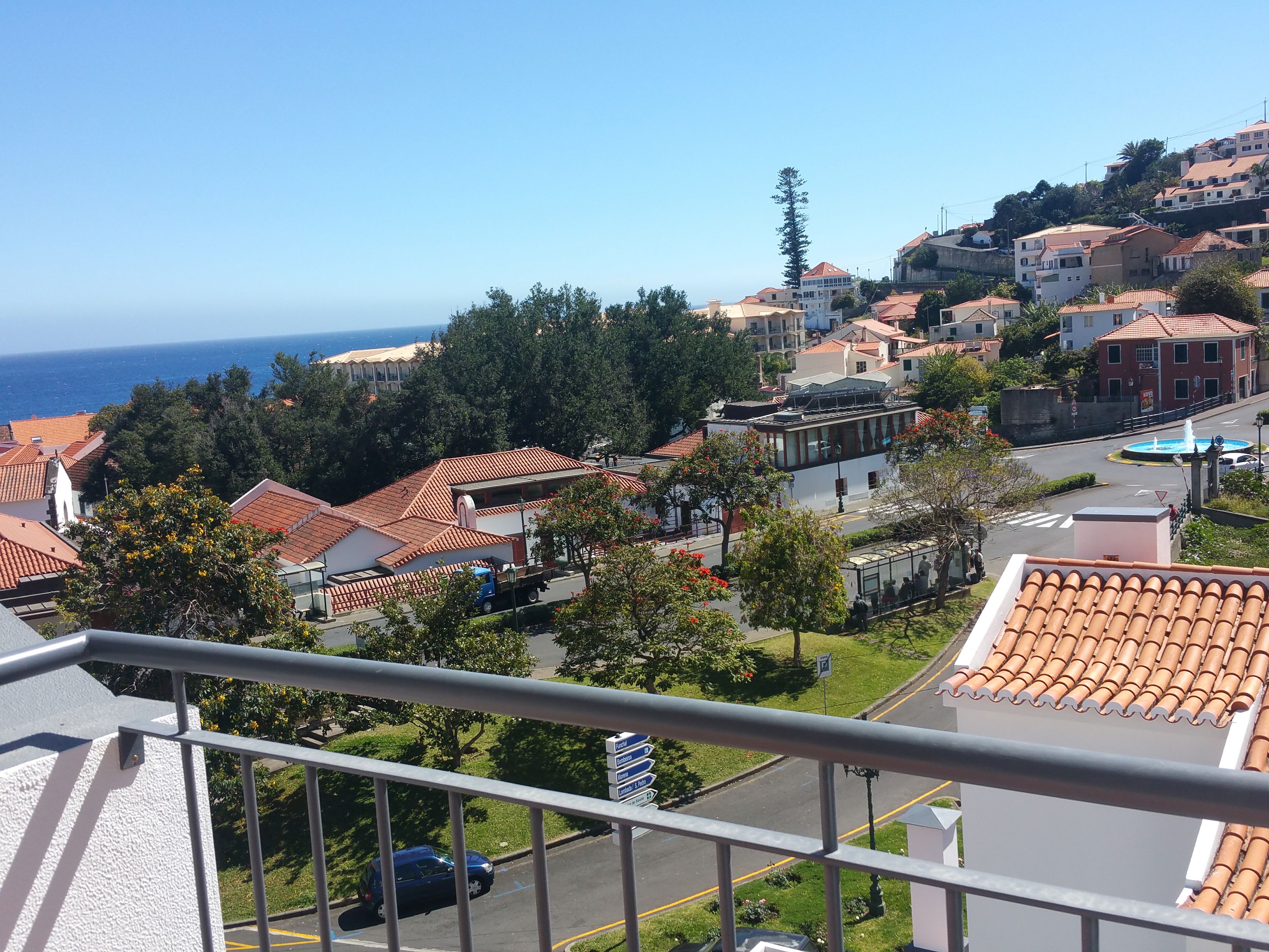 Santa Cruz Village
