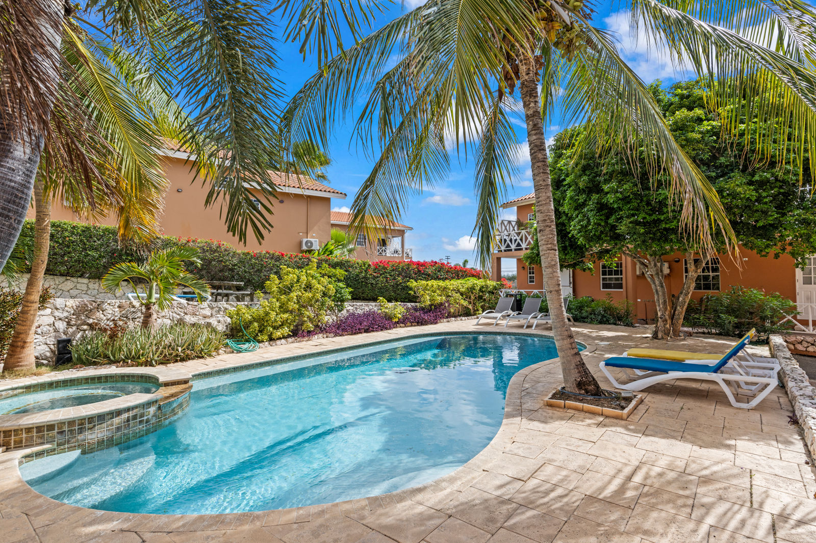 Curinjo Resort