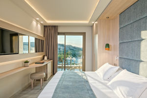 Amada Colossos Resort