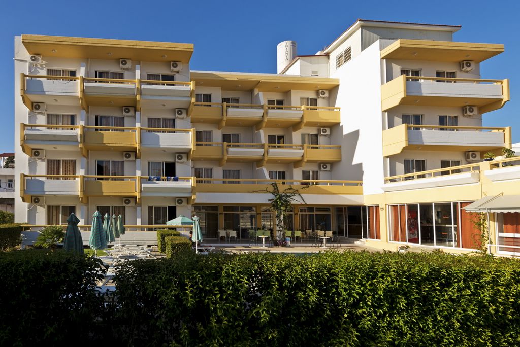 Trianta Hotel