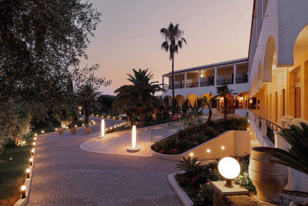 Paradise Hotel