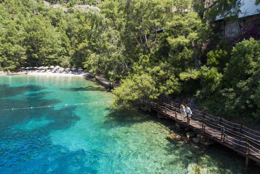 Hillside Beach Club