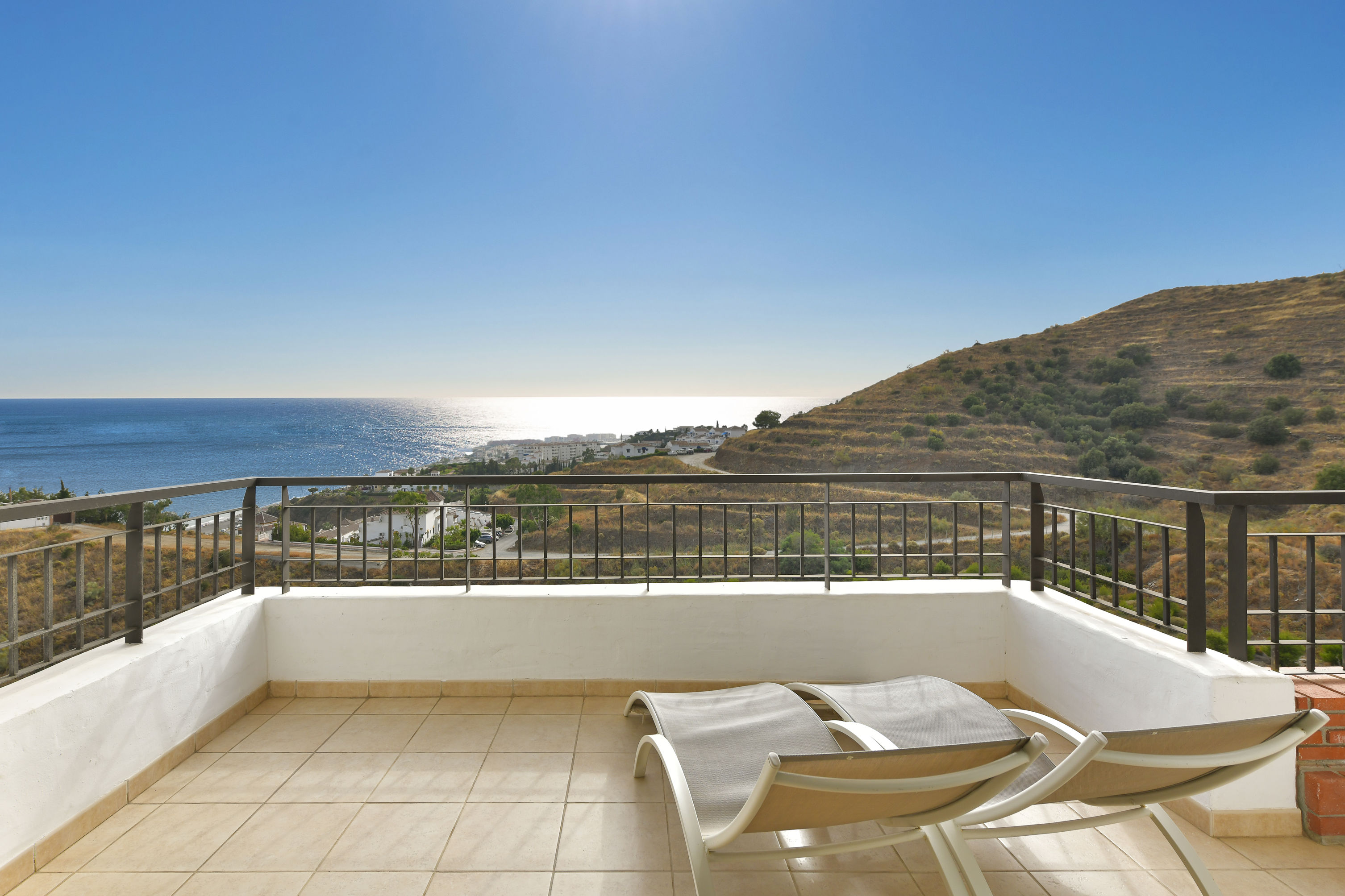 Fly & Go Olée Nerja Holiday Rentals by Fuerte Group