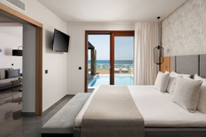 Woonvoorbeeld suite met zeezicht en privezwembad