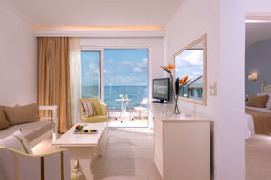 Woonvoorbeeld familiekamer zeezicht