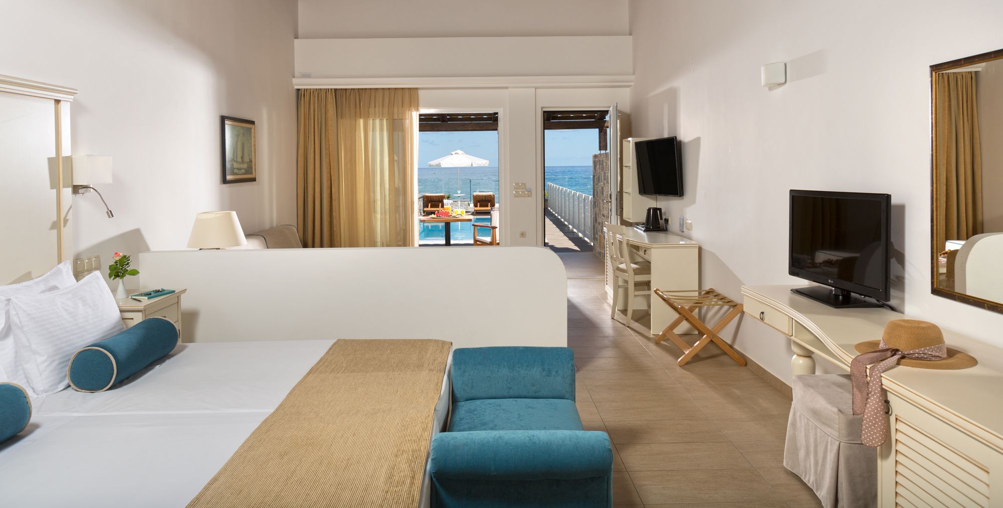 Alexander Beach Hotel & Village Resort
