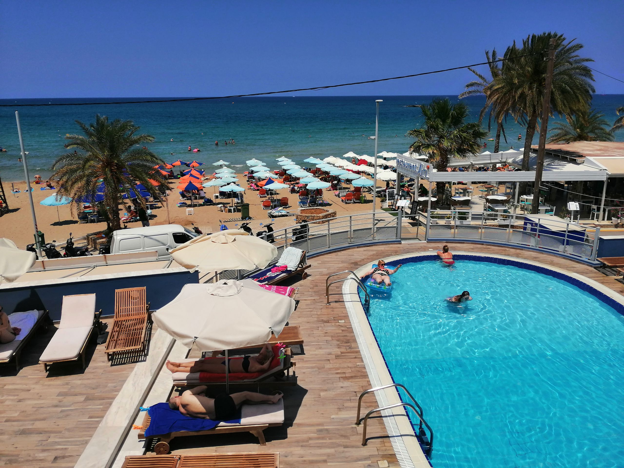 Eleni Beach Aparthotel
