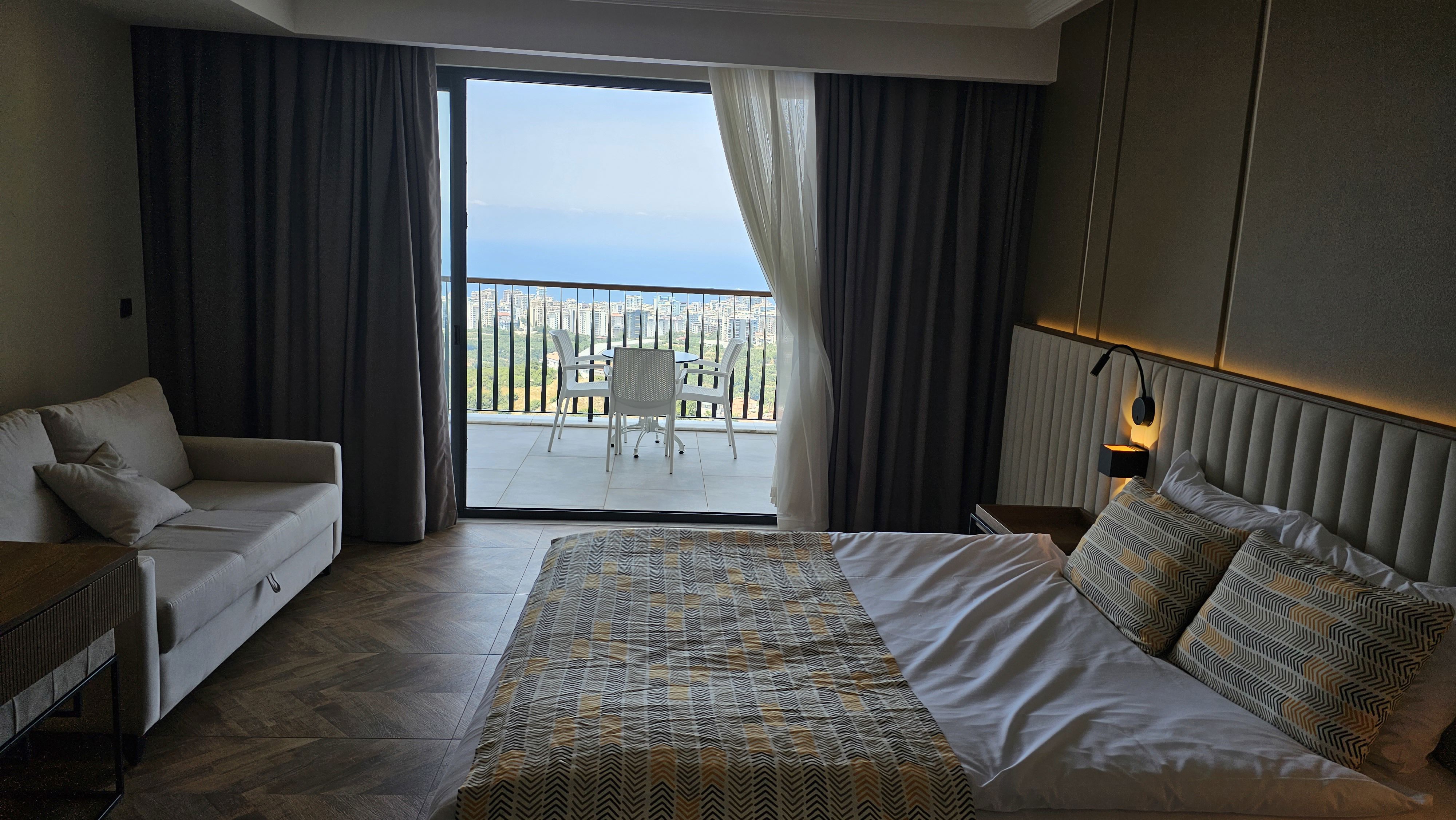 Gold City Hotel