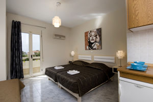 Axos Hotel