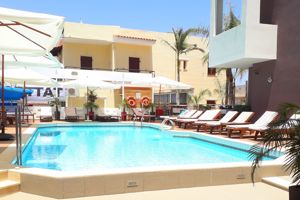 Dionyssos Hotel