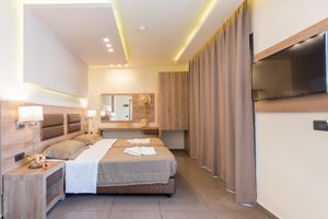 Dionyssos Hotel