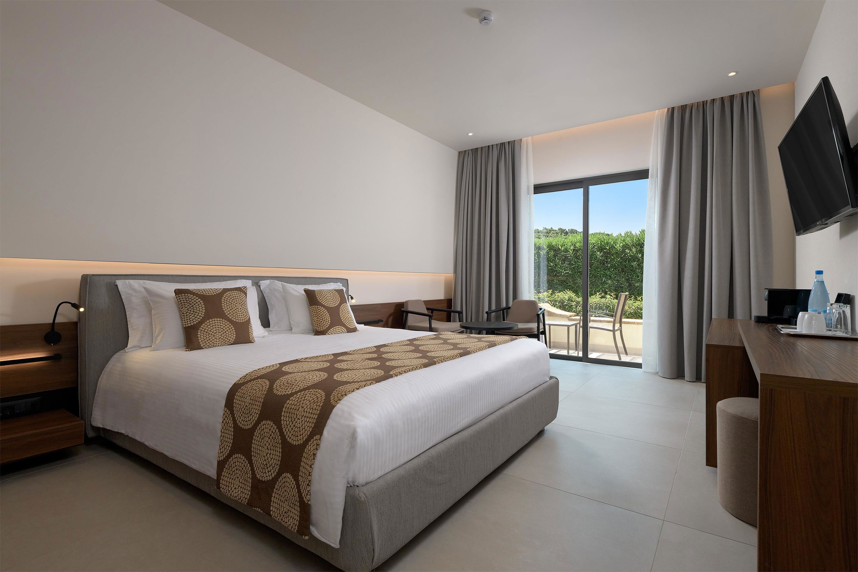 The Ixian Grand & All Suites