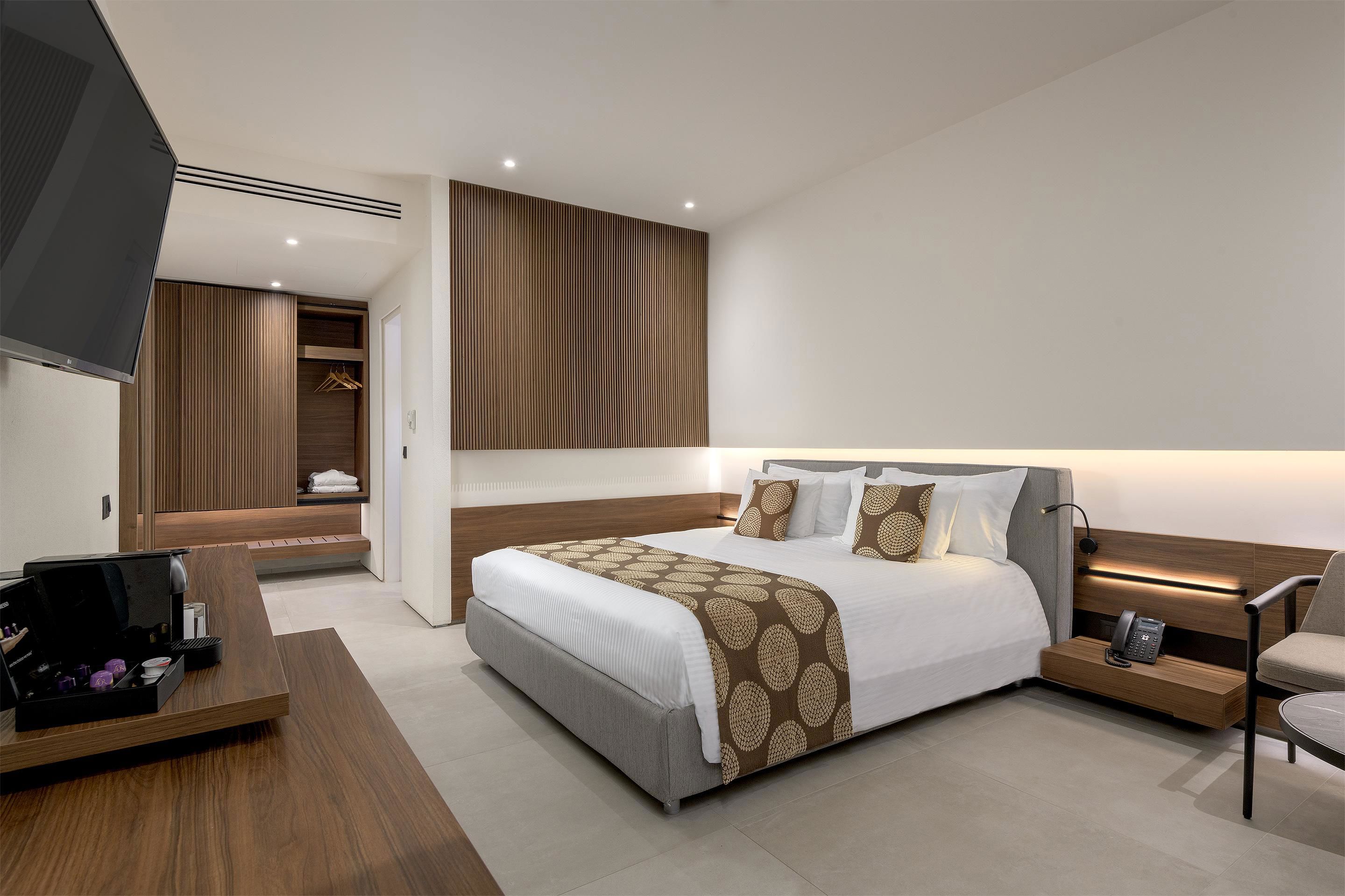 The Ixian Grand & All Suites