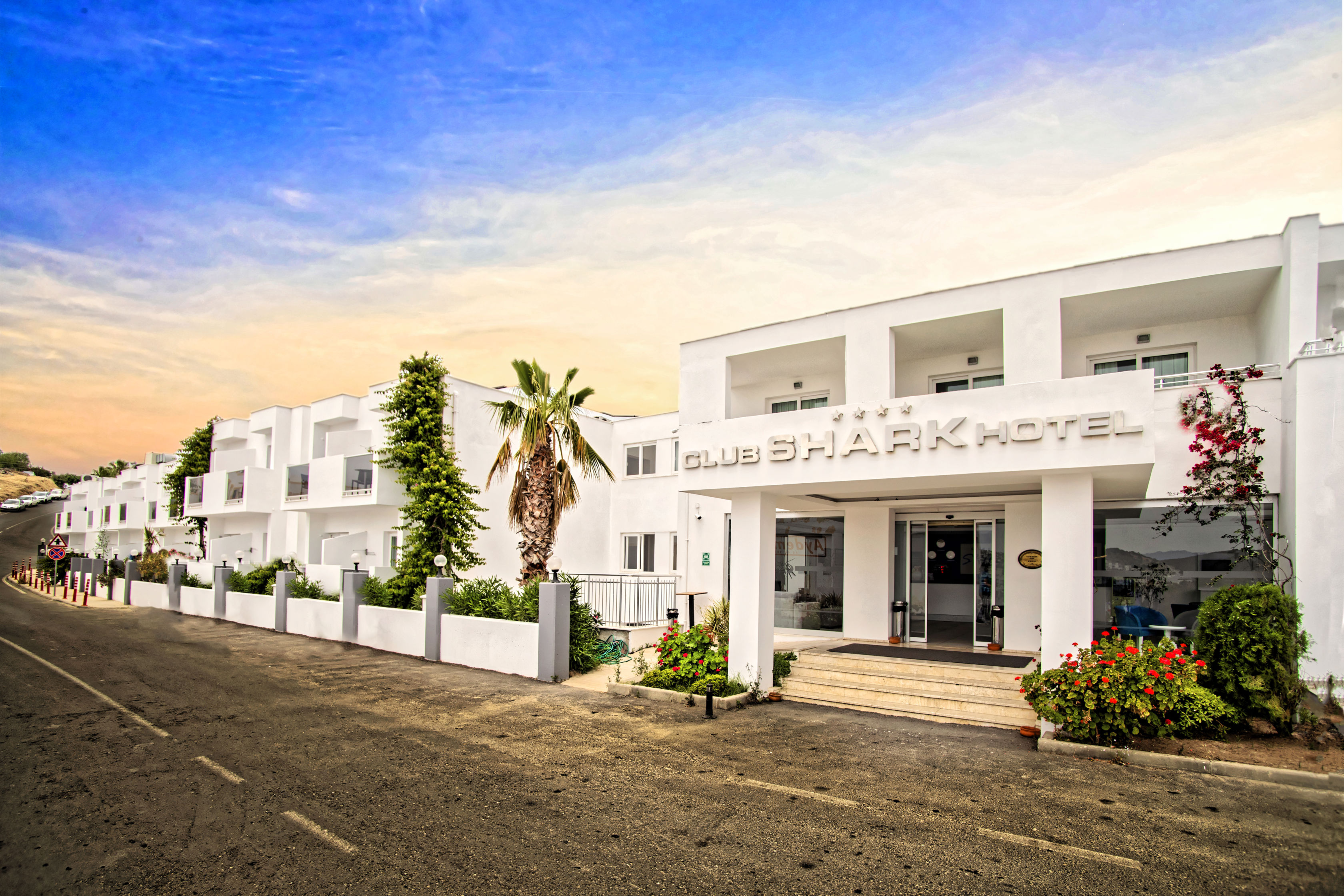 Club Shark Hotel