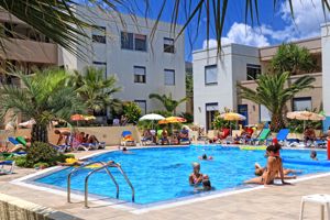Margriet Lezersaanbieding Meropi Aparthotel