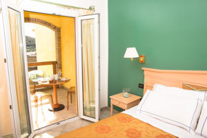 Nantis Hotel