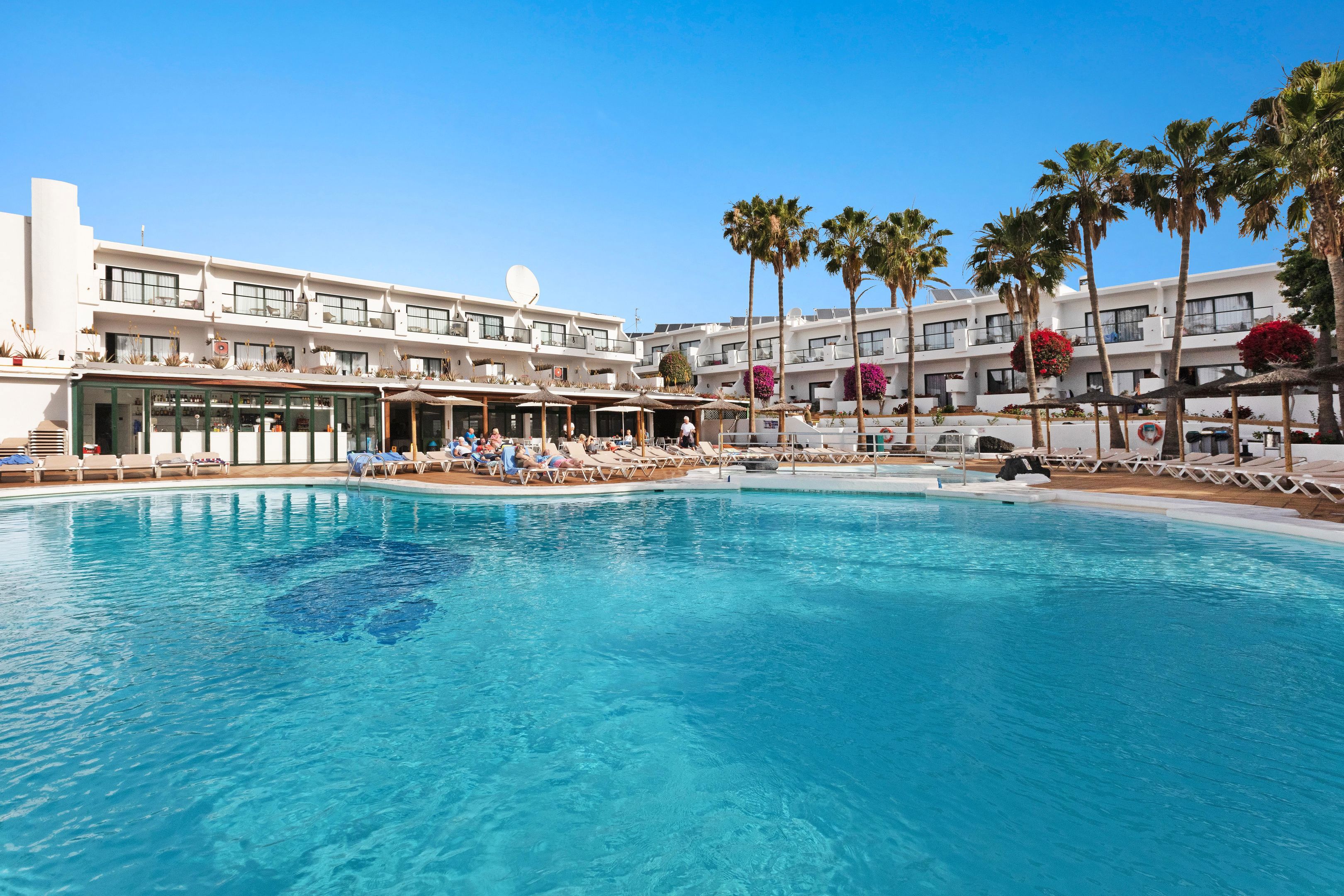 THB Flora, Puerto del Carmen