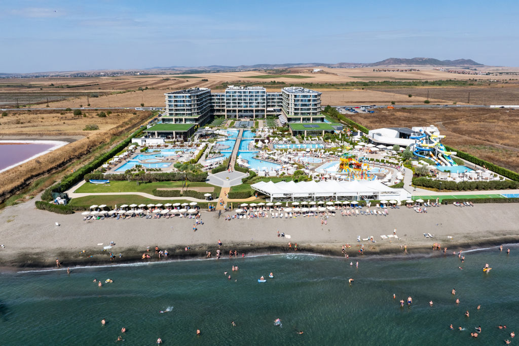 Wave Resort
