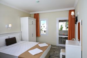 Summer Garden Suites & Beach