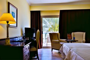 Woonvoorbeeld standaardkamer met zijzeezicht