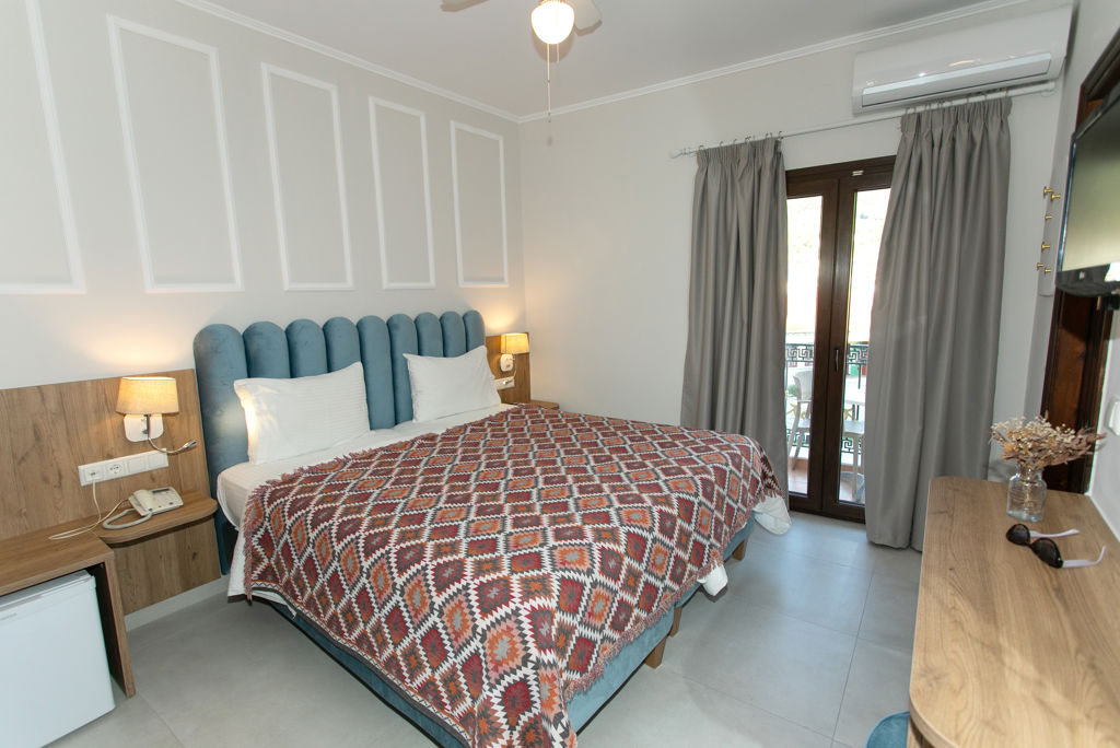 Paradise Hotel