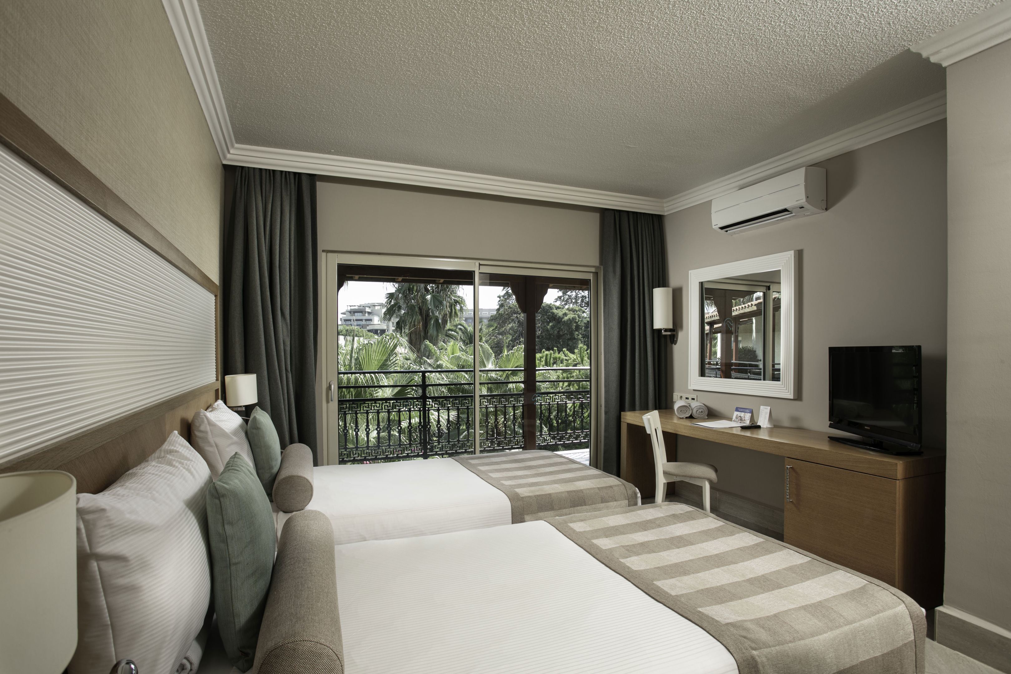 Paloma Oceana Resort
