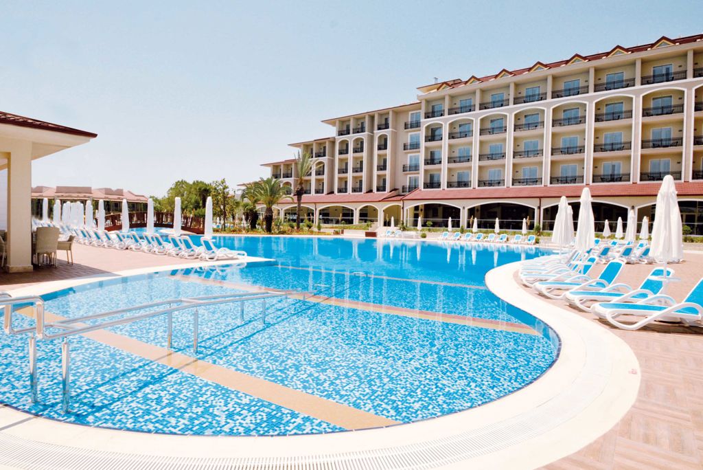 Paloma Oceana Resort