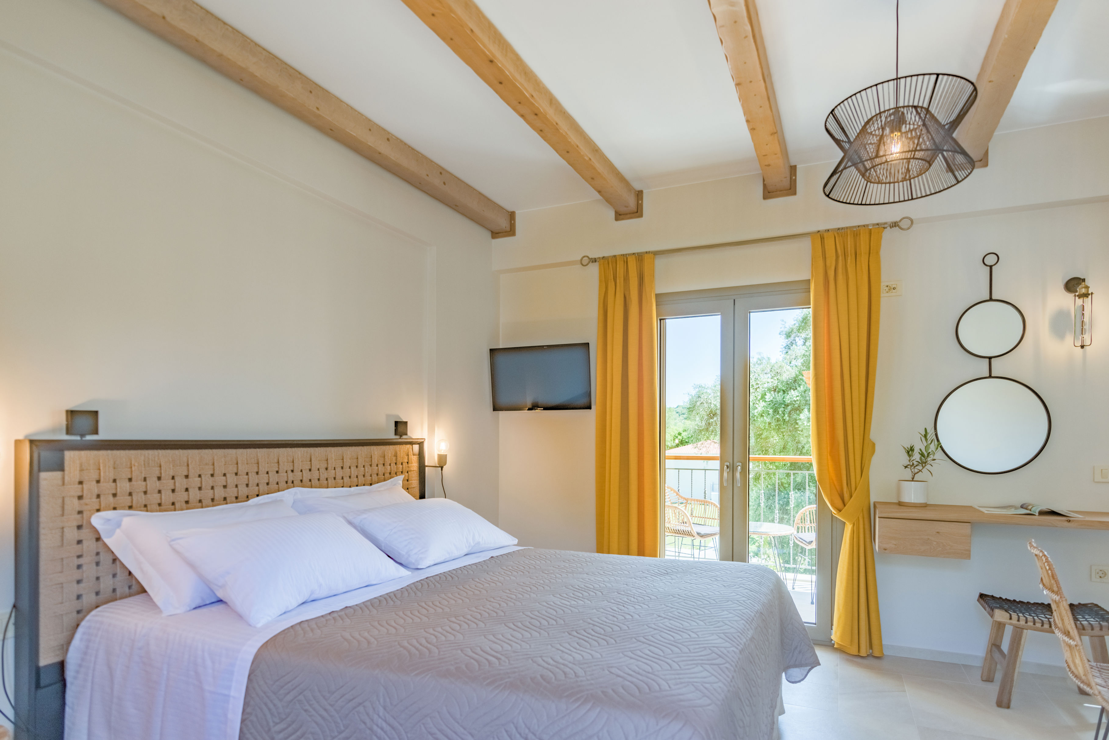 Perla Luxury Living