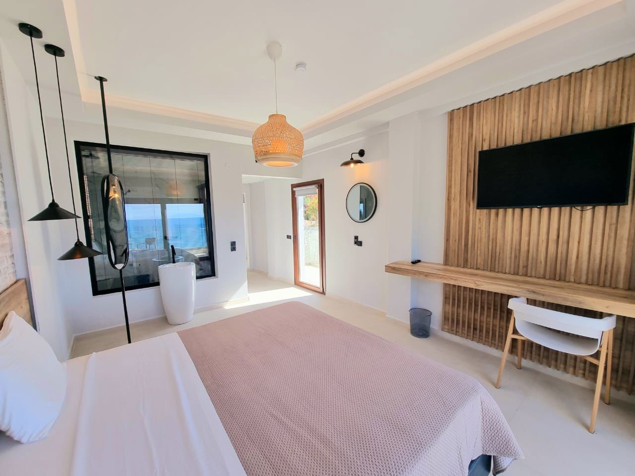 Enjoy Lichnos Bay Village