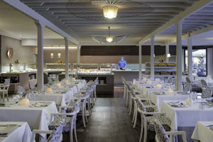 H10 White Suites
