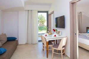 Minos Aparthotel