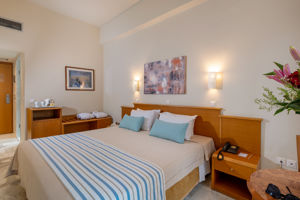Minos Hotel
