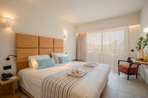 Minos Hotel