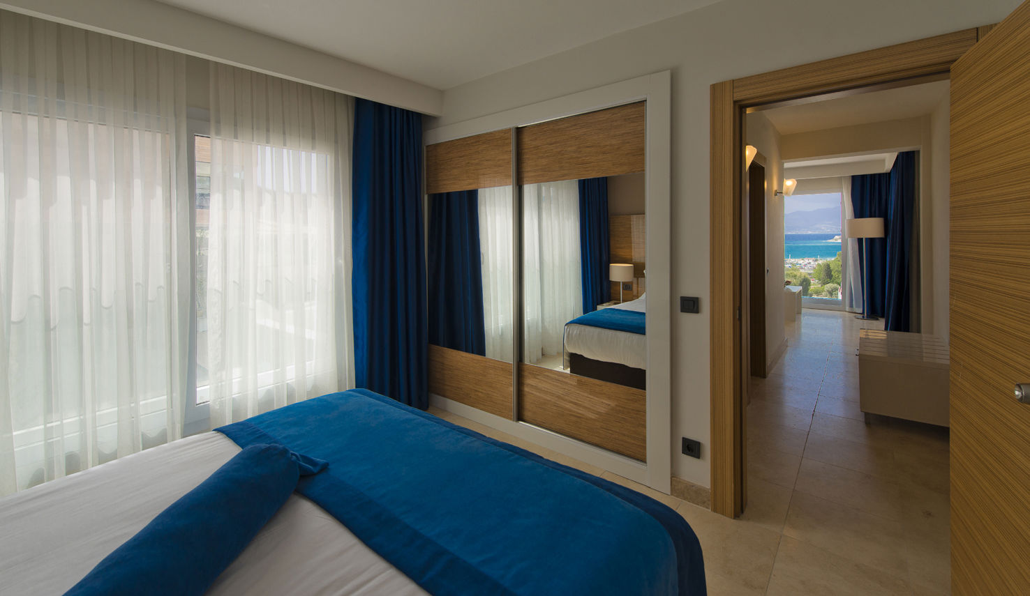 Bellazure Hotel