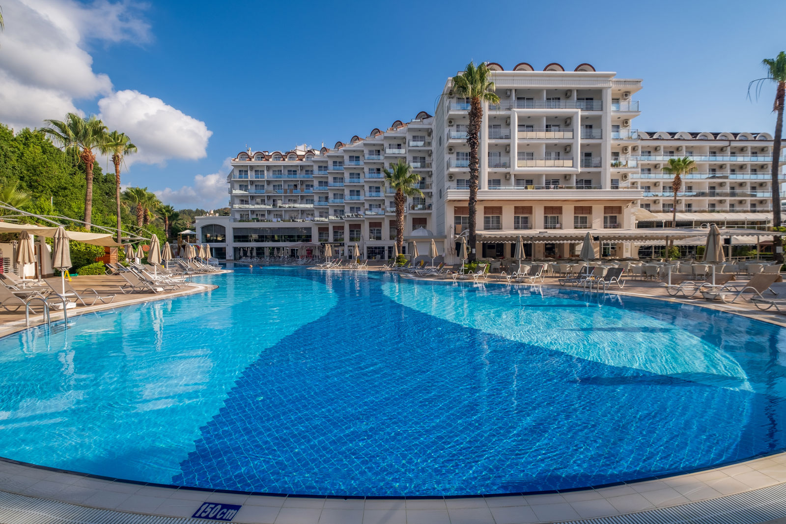 Grand Ideal Premium slide 2