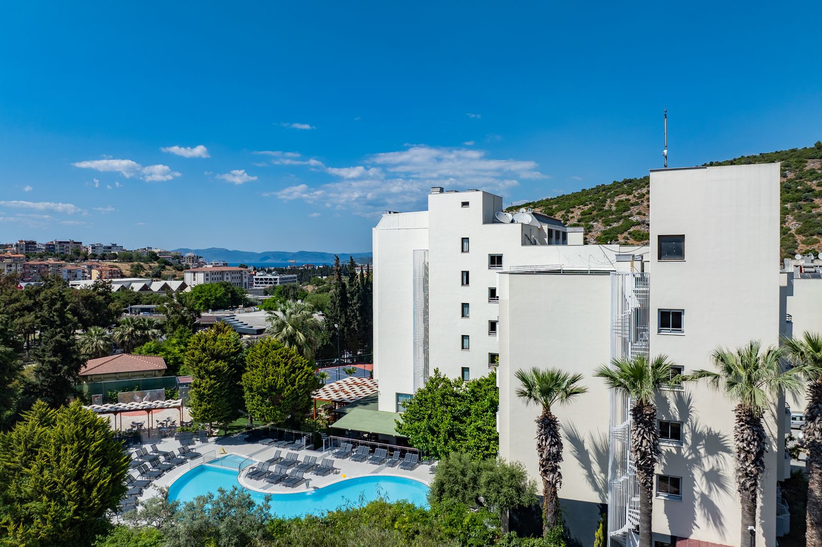 Marbel Hotel by Palm Wings slide 1