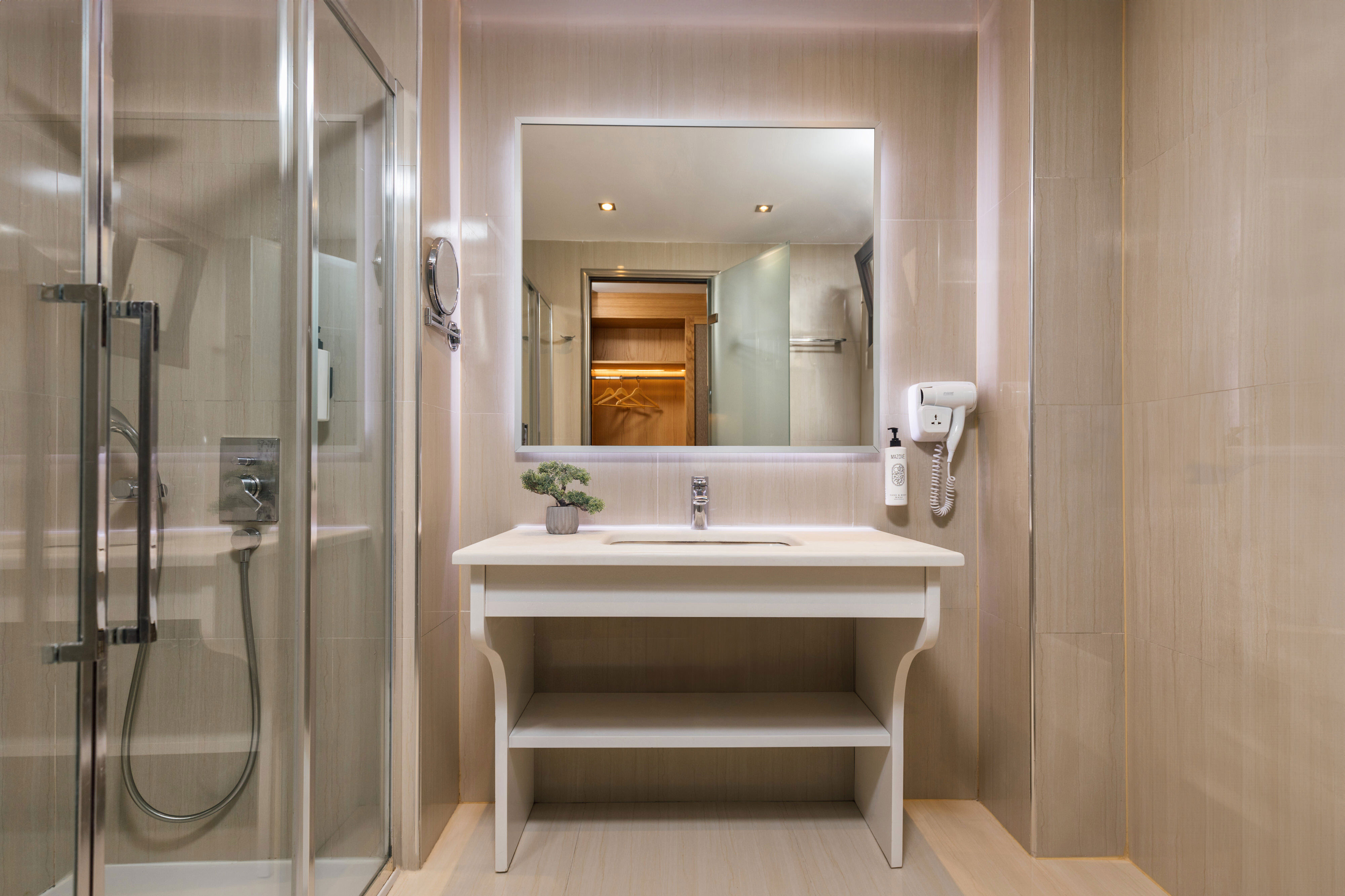 Alexandra Beach Resort & Spa