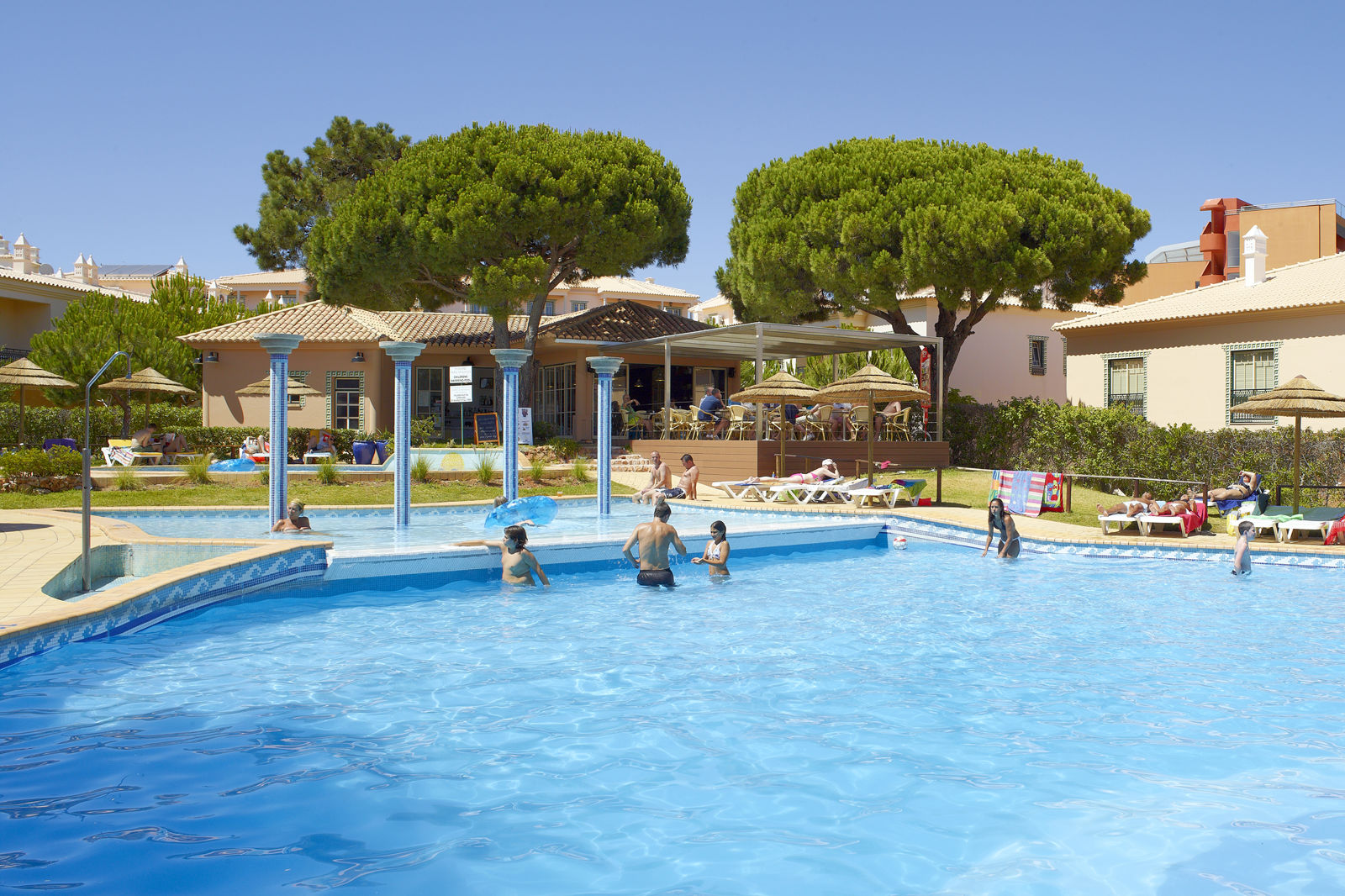 Quinta Pedra Dos Bicos slide 4