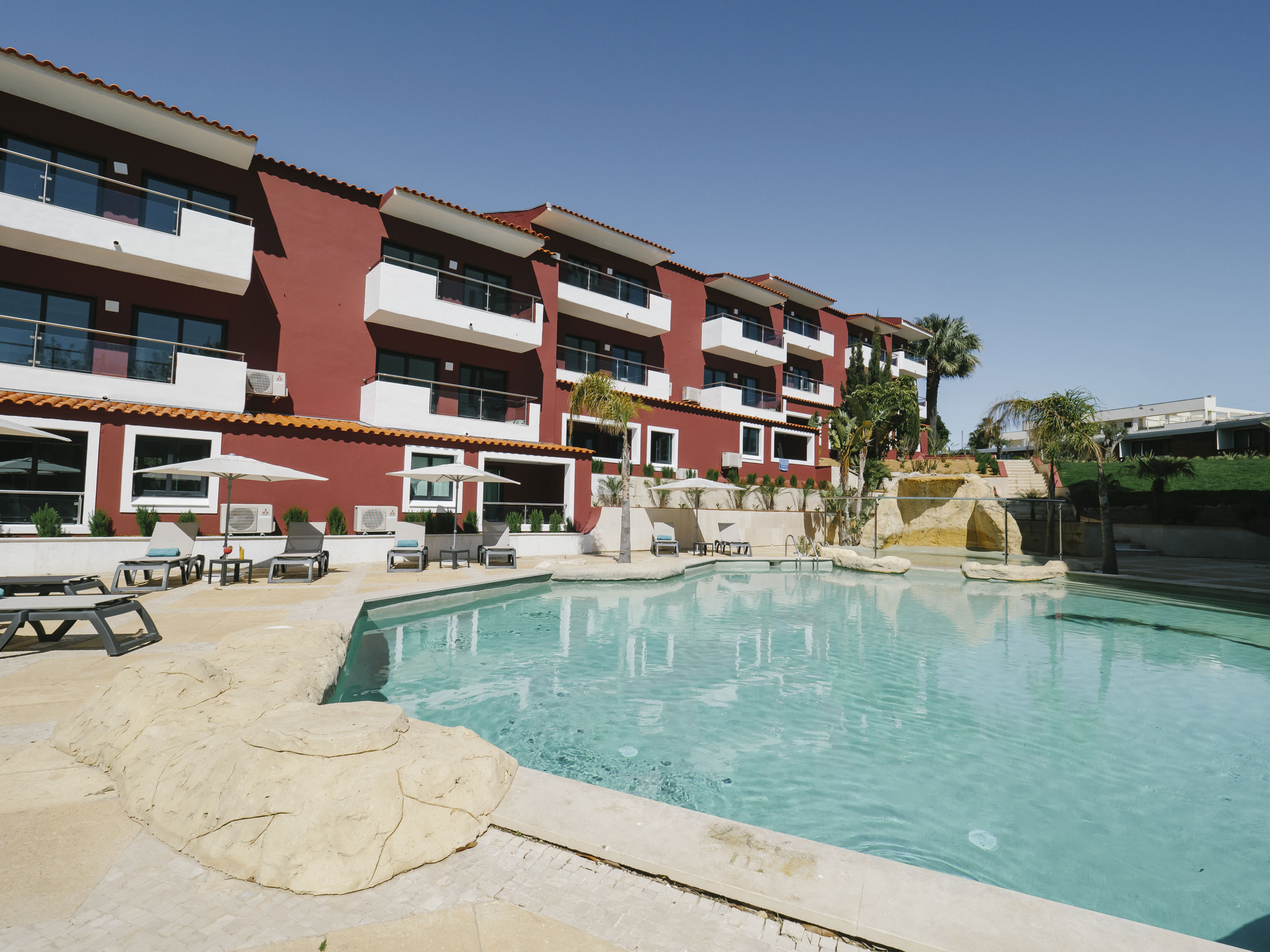 Topázio Vibe Beach Hotel en Apartments