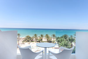 Woonvoorbeeld standaardkamer (zij)(zeezicht) of Priority Location)